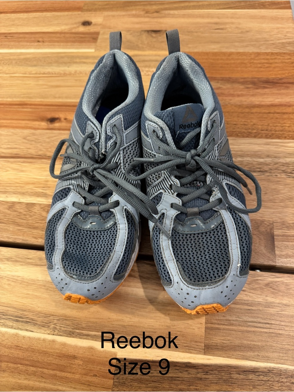 Reebok Men’s Gray Mesh Athletic Sneakers with Orange Accent